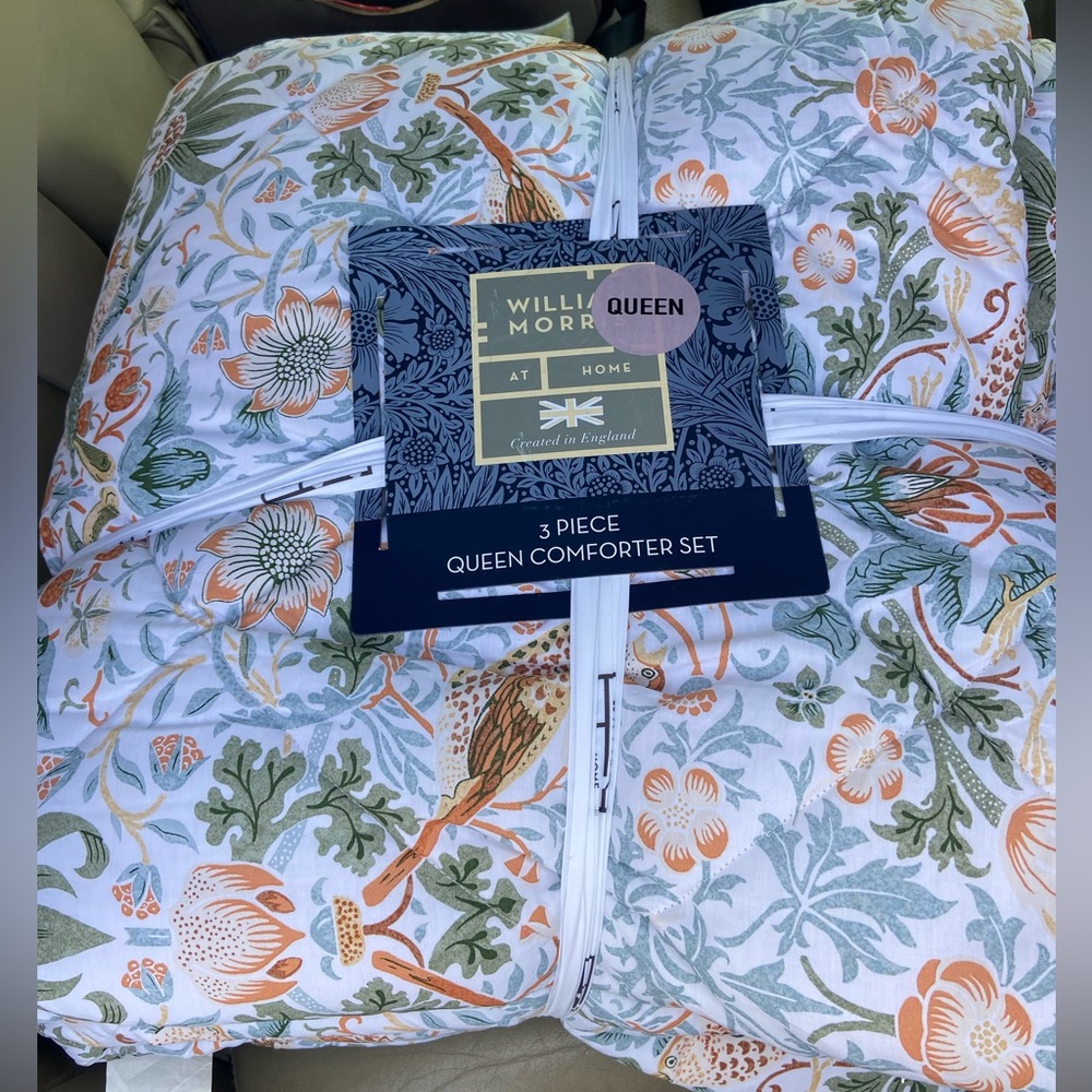 NWT Rare William Morris at Home Strawberry Thief 3 piece Queen Comforter Set
